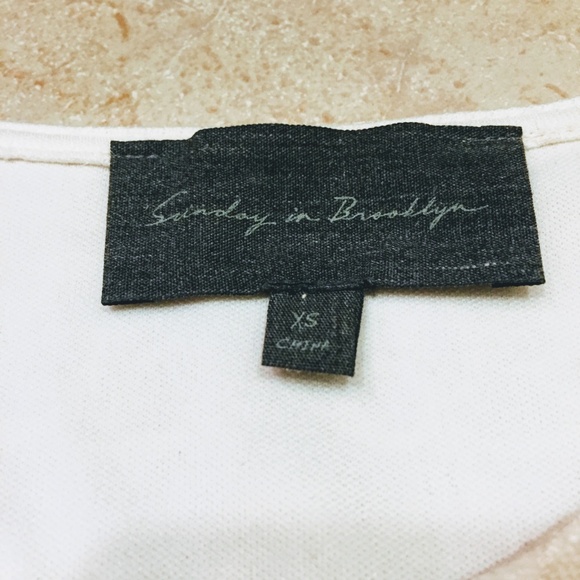 NWOT Anthropologie cream lace shirt, size XS - Picture 6 of 7